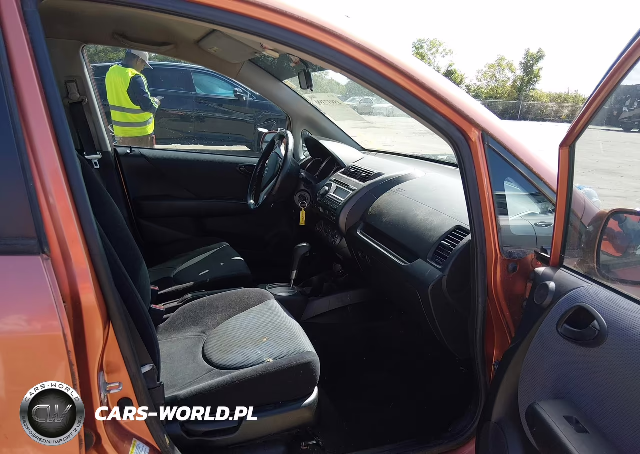 2007 Honda Fit Sport VIN:JHMGD38607S021084 - 5