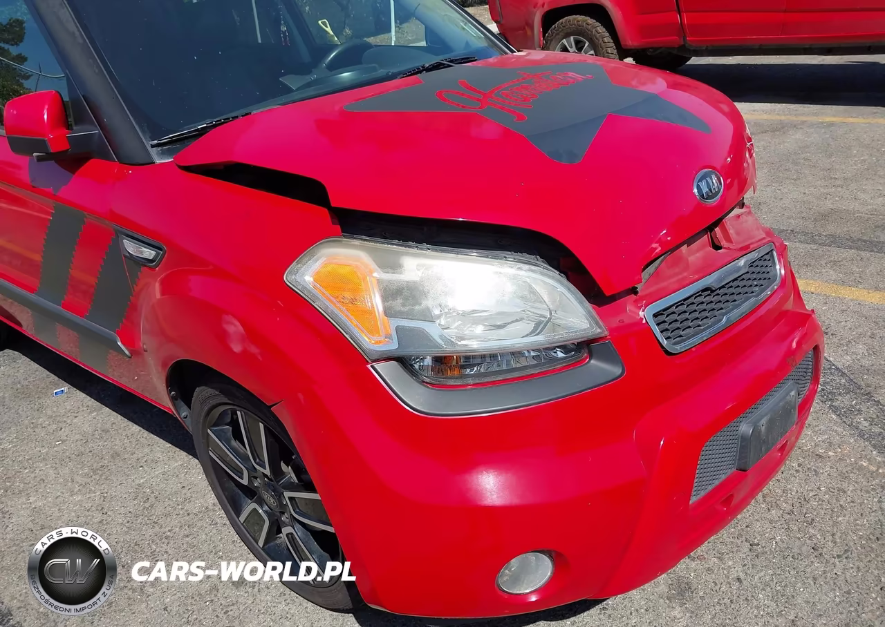 2011 Kia Soul + VIN:KNDJT2A27B7292229 - 13