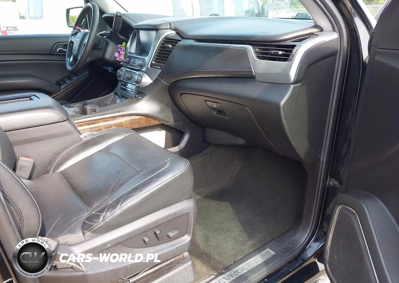 2017 Chevrolet Suburban Lt VIN:1GNSKHKC6HR227264 - 5