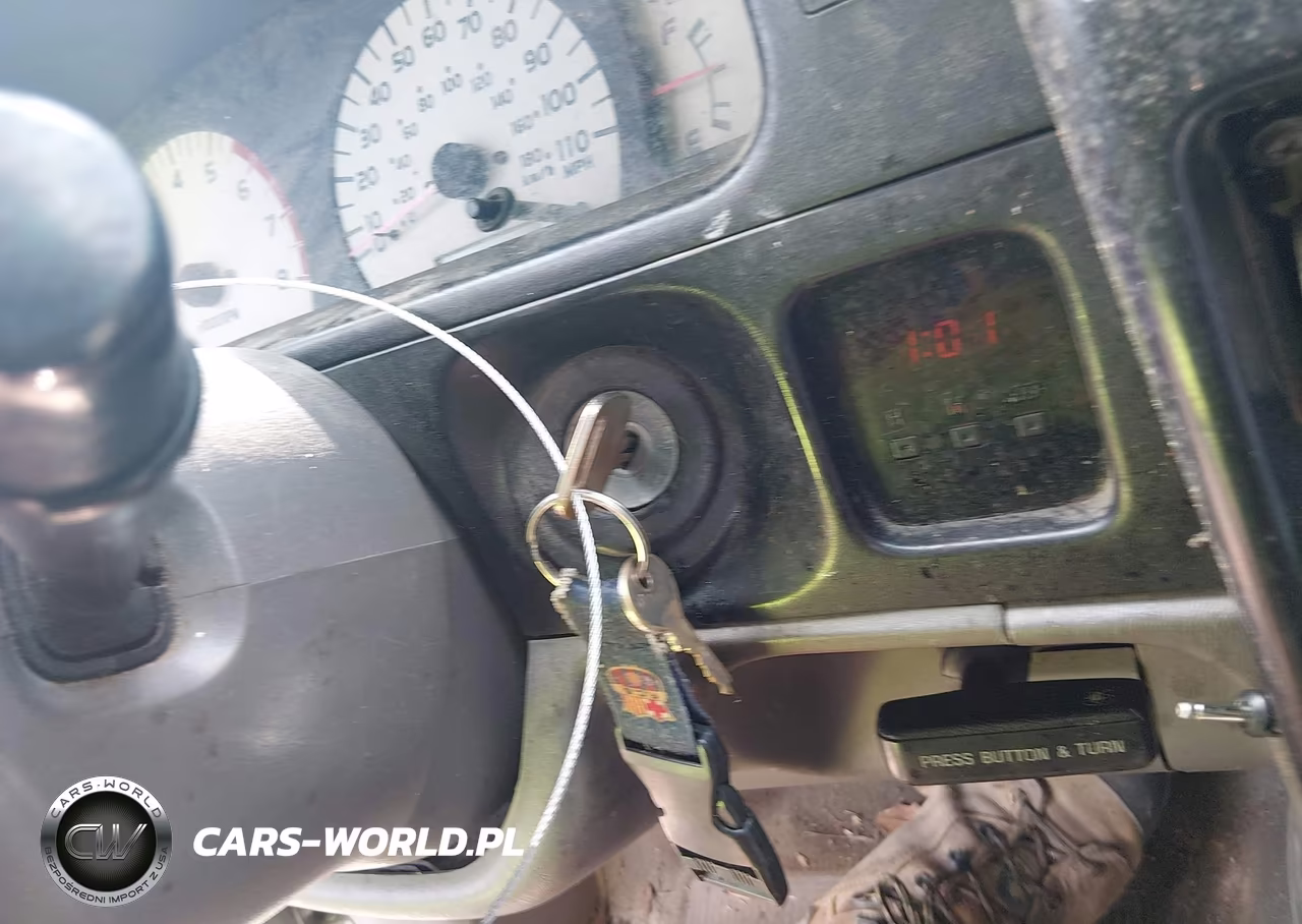 2003 Toyota Tacoma VIN:5TEVL52N13Z270748 - 11