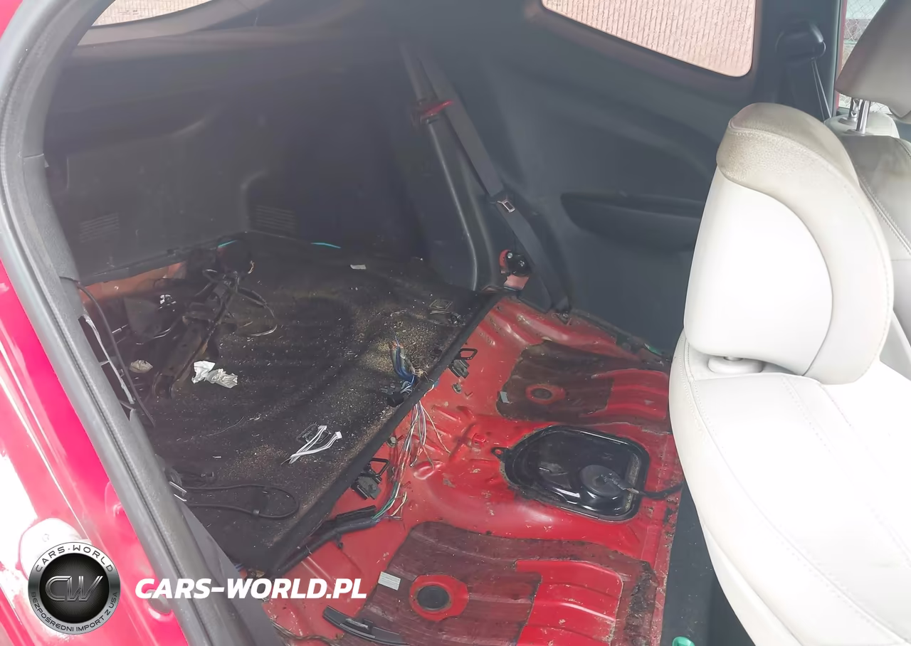 2019 Hyundai Veloster Turbo Ultimate VIN:KMHTH6AB2KU015714 - 8