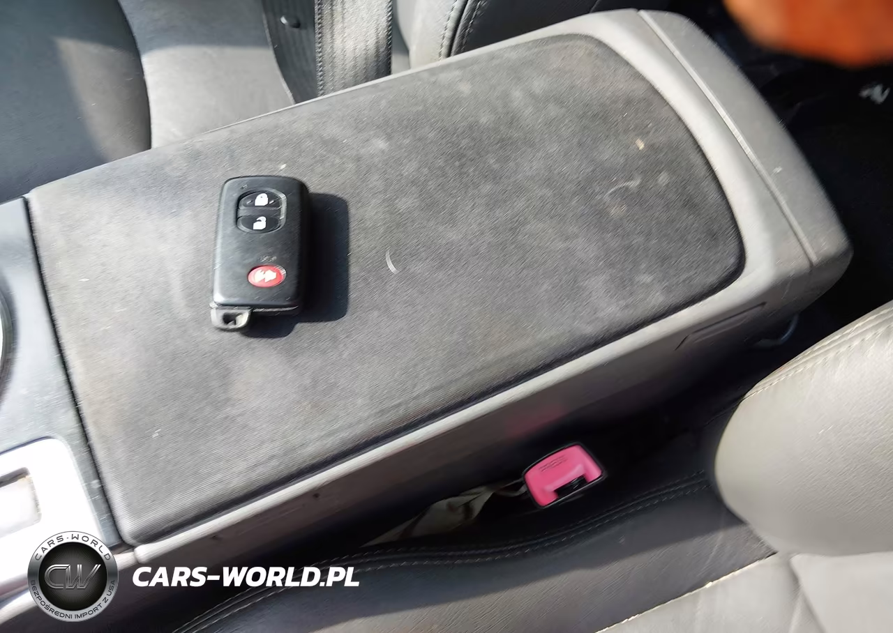 2012 Toyota Prius V Three VIN:JTDZN3EU9C3047469 - 11