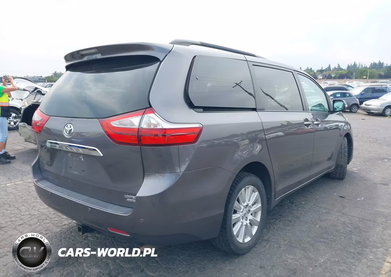 2017 Toyota Sienna Limited 7 Passenger VIN:5TDDZ3DC0HS152382 - 4