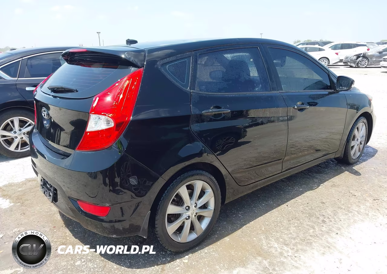 2013 Hyundai Accent Se VIN:KMHCU5AE5DU083010 - 4