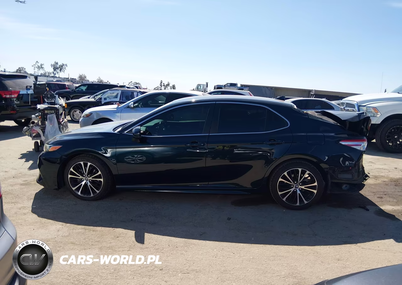 2020 Toyota Camry Se VIN:4T1G11AKXLU942406 - 14