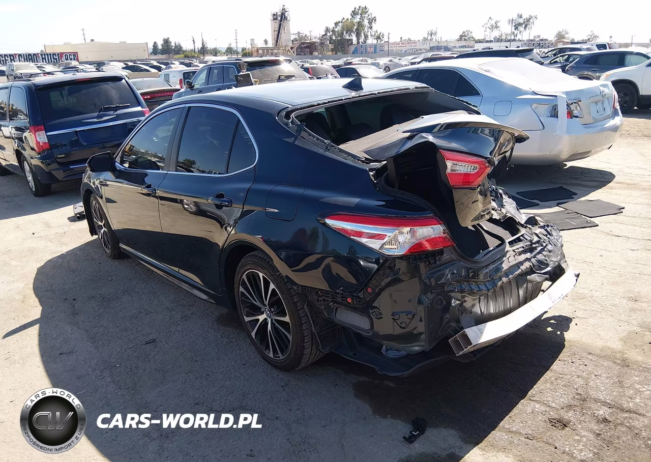 2020 Toyota Camry Se VIN:4T1G11AKXLU942406 - 3
