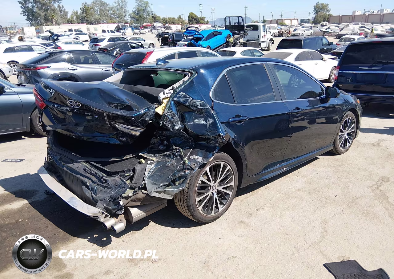 2020 Toyota Camry Se VIN:4T1G11AKXLU942406 - 4