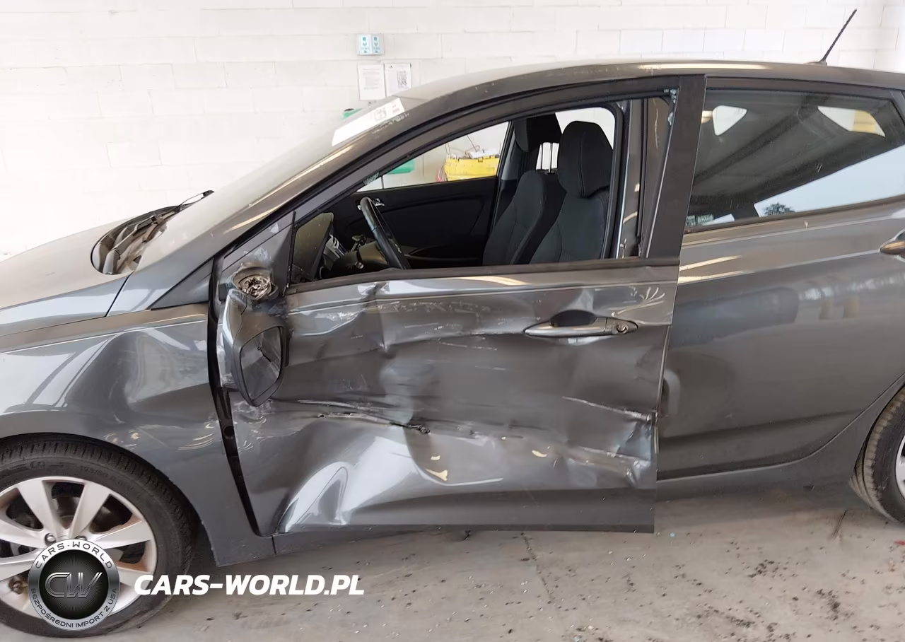 2013 Hyundai Accent Se VIN:KMHCU5AE4DU069048 - 6
