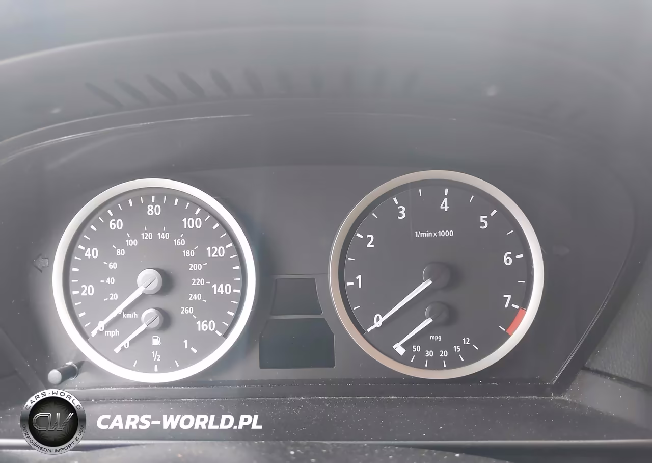 2007 BMW 525Xi VIN:WBANF33547CS39490 - 7