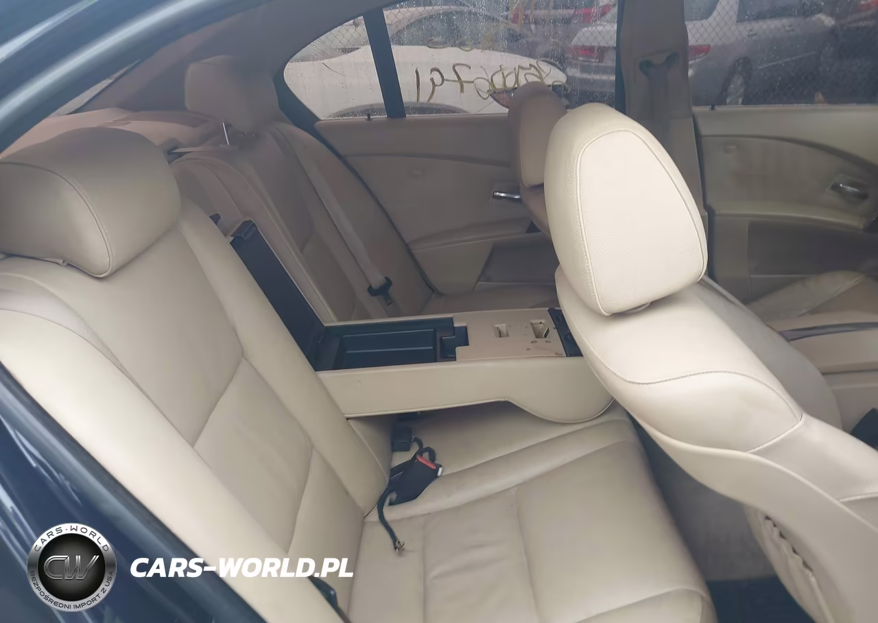 2007 BMW 525Xi VIN:WBANF33547CS39490 - 8