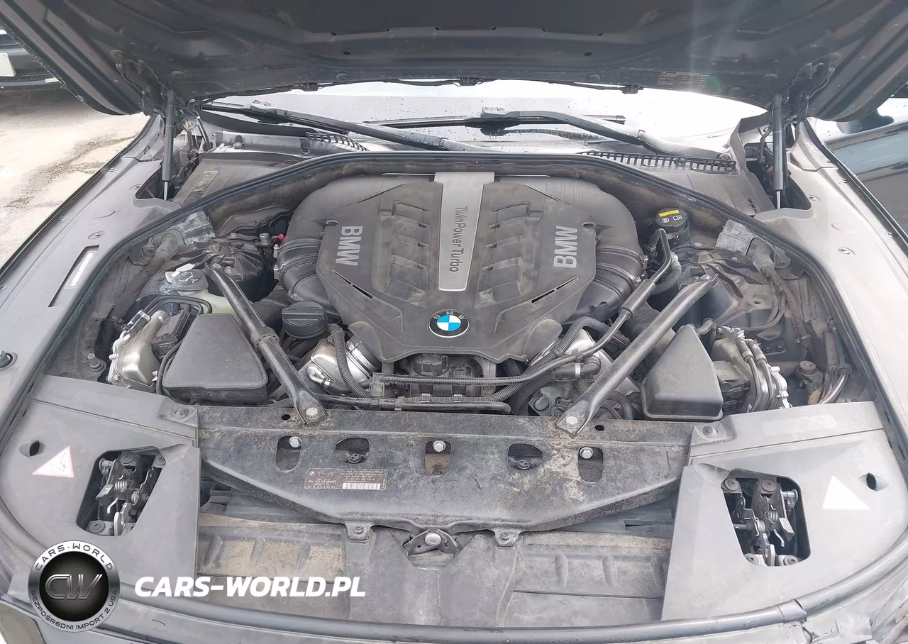 2015 BMW 750Li VIN:WBAYE8C54FD782005 - 10