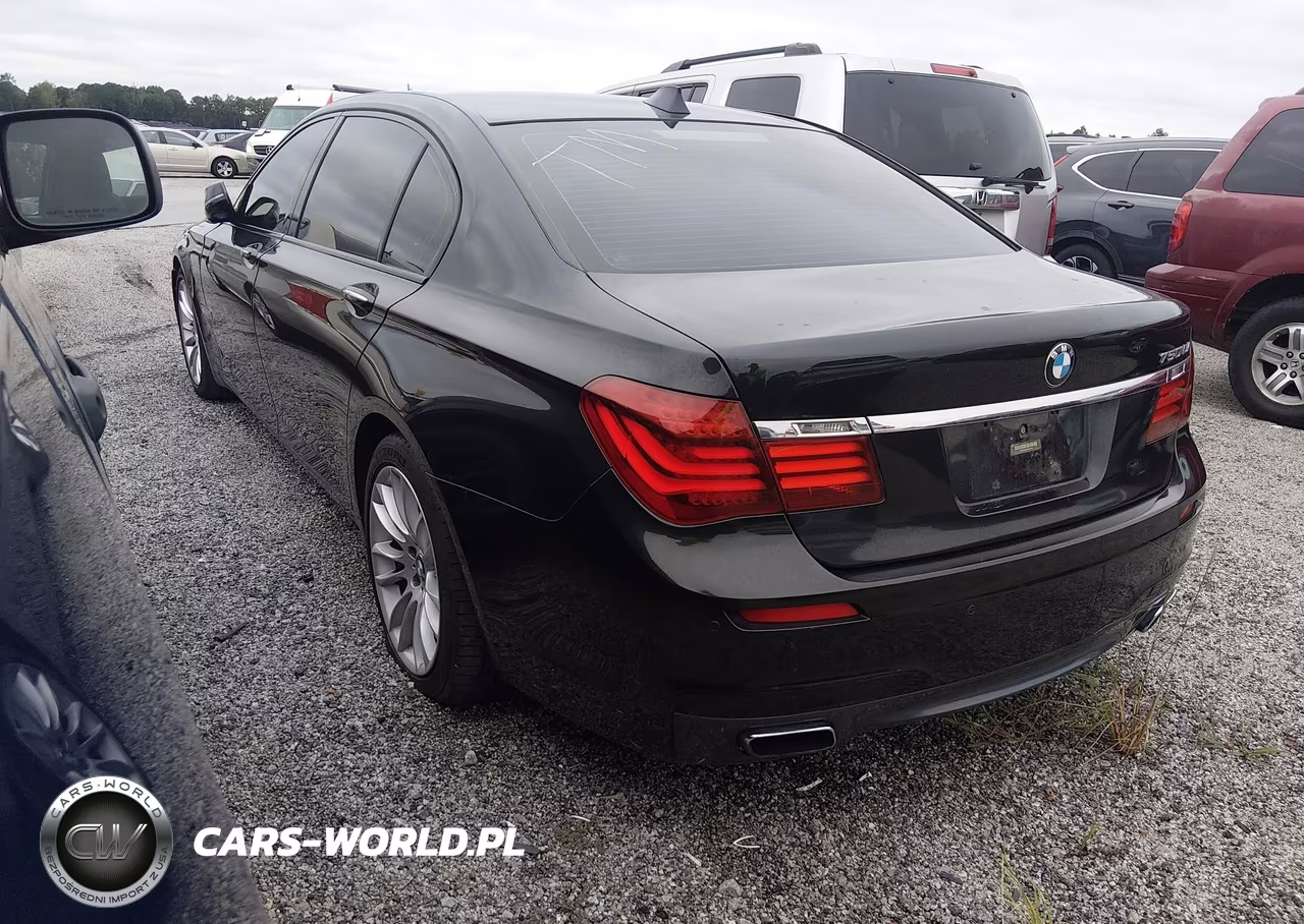 2015 BMW 750Li VIN:WBAYE8C54FD782005 - 3
