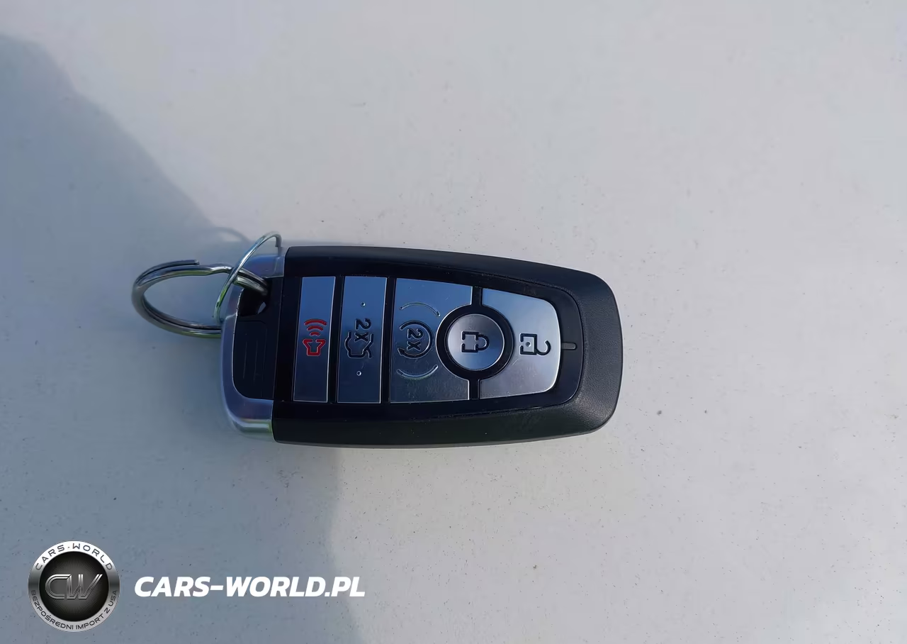 2017 Ford Fusion Hybrid Platinum VIN:3FA6P0RU8HR248347 - 11