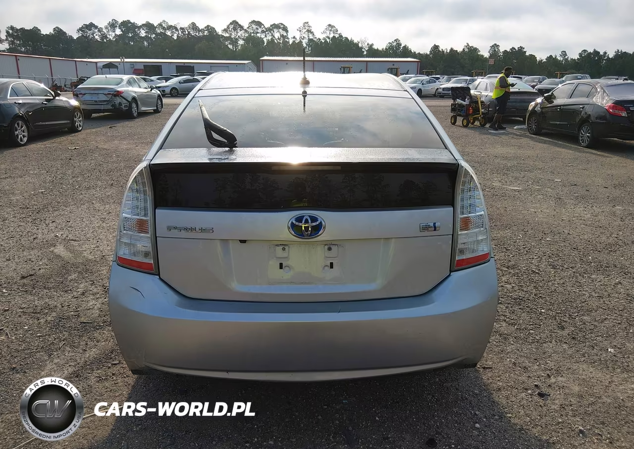2011 Toyota Prius Two VIN:JTDKN3DU7B1474839 - 16