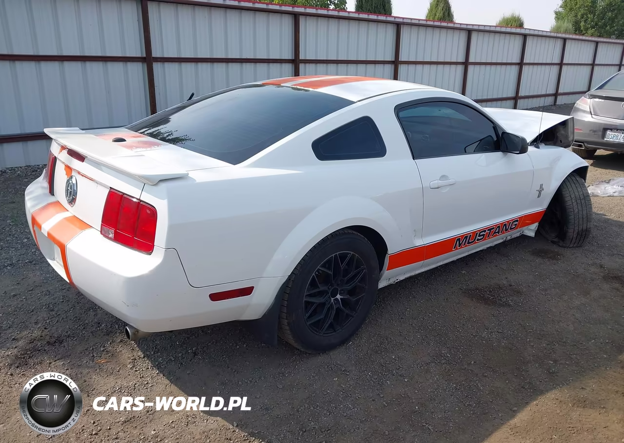 2007 Ford Mustang V6 Deluxe-V6 Premium VIN:1ZVHT80N475359818 - 4