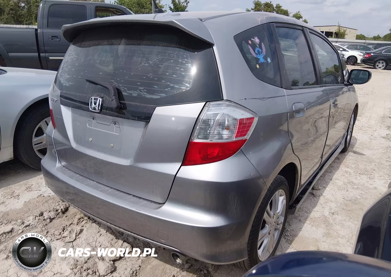 2010 Honda Fit Sport VIN:JHMGE8H4XAS016152 - 4