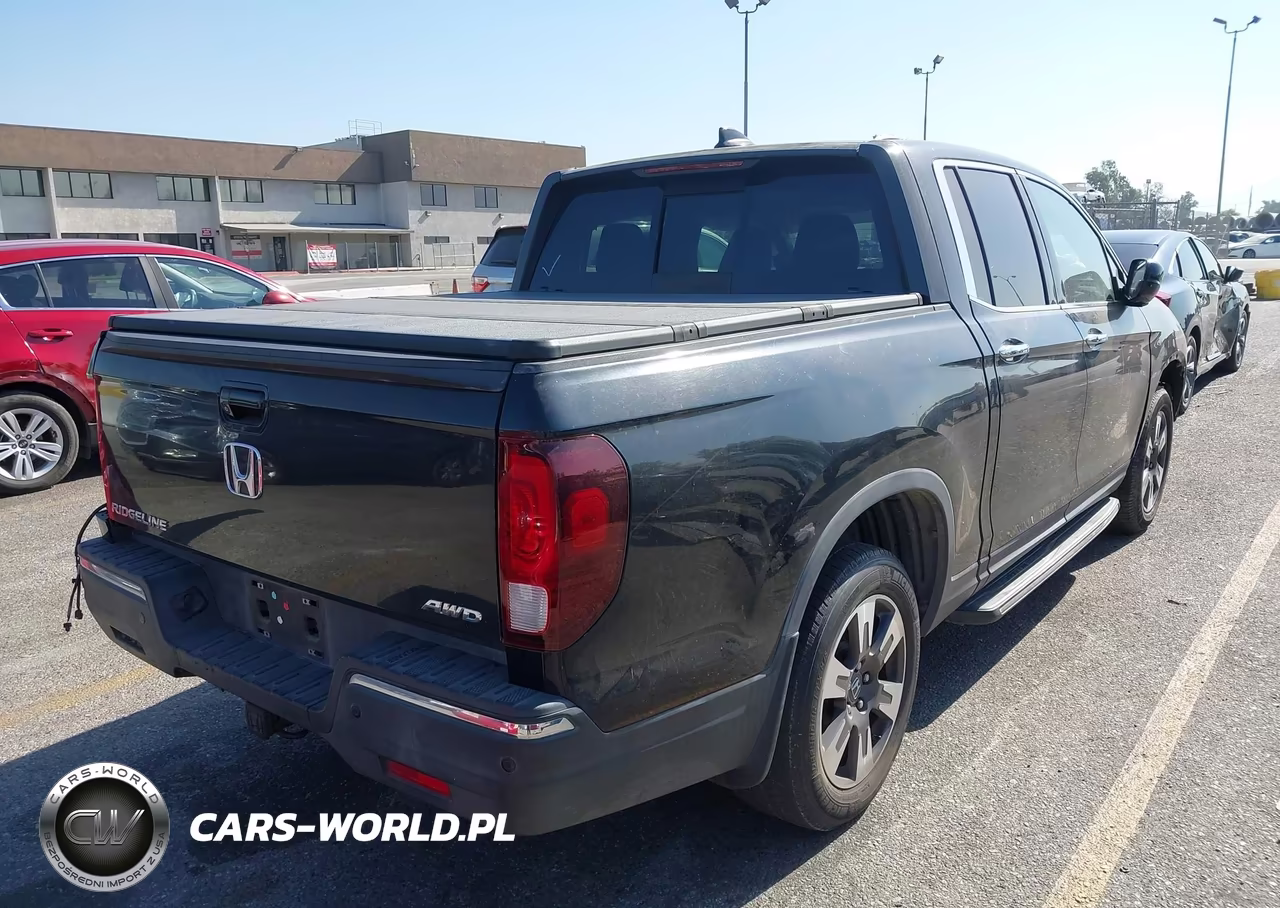 2017 Honda Ridgeline Rtl-E VIN:5FPYK3F70HB002810 - 4