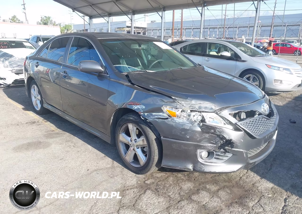2011 Toyota Camry Se V6 – zdjęcie 1 z 16