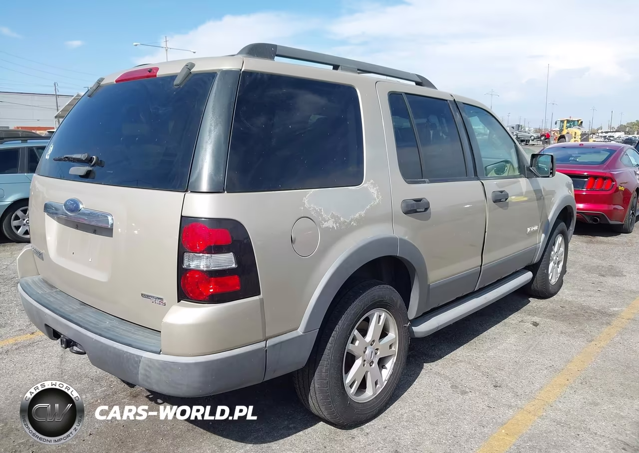 2006 Ford Explorer Xlt VIN:1FMEU63E36ZA18271 - 4