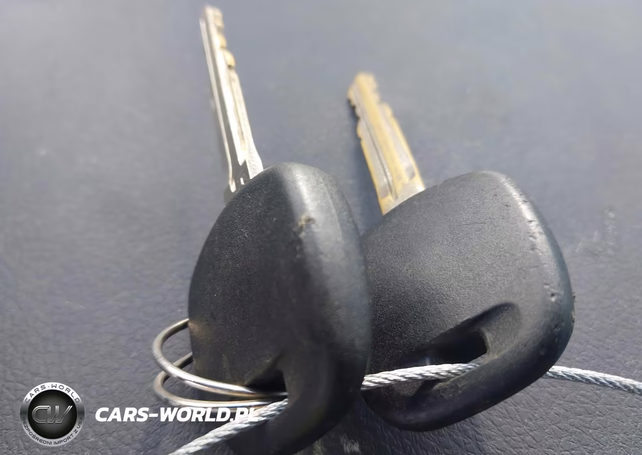 2018 Toyota Corolla Le VIN:5YFBURHE2JP770130 - 11