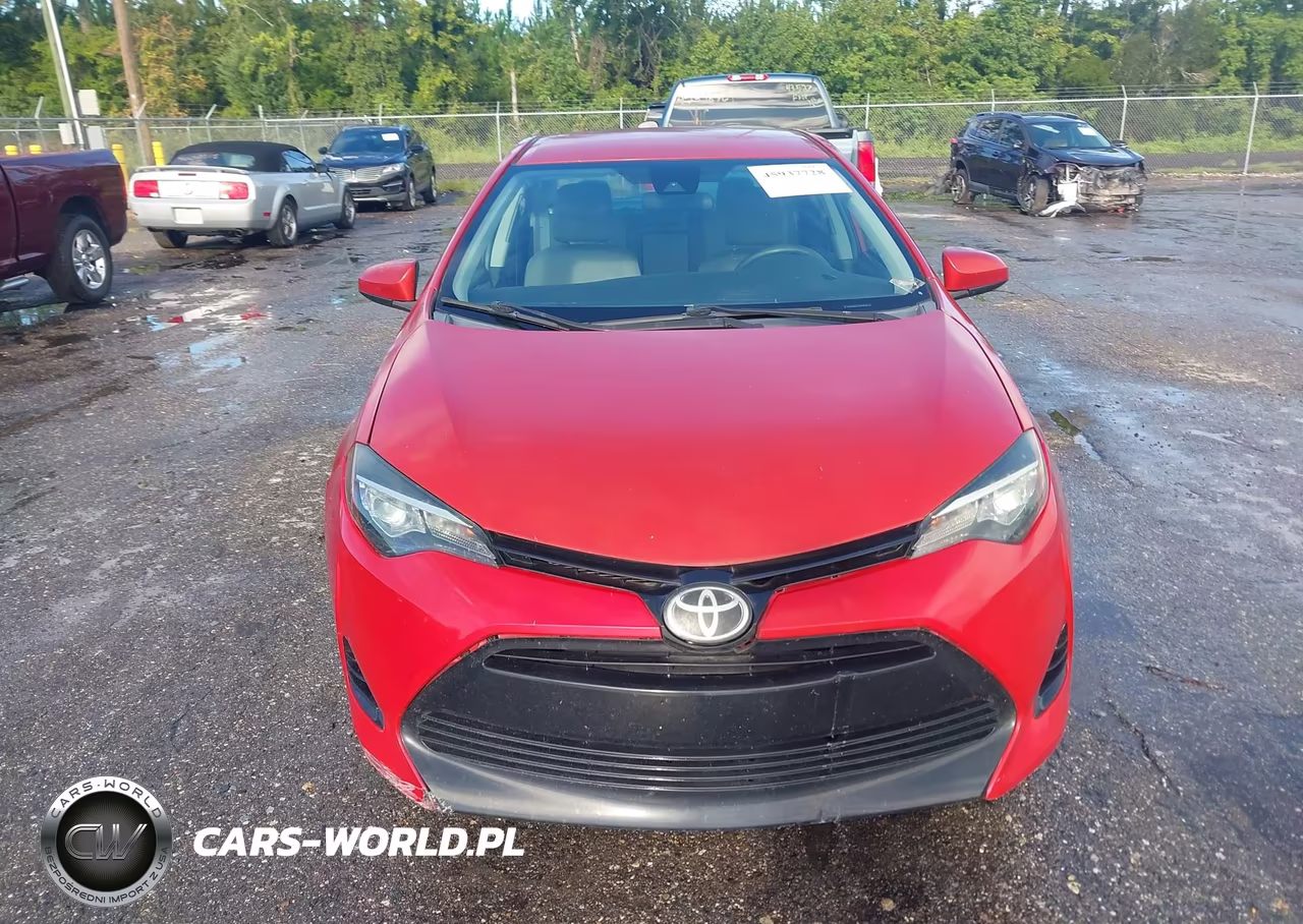 2018 Toyota Corolla Le VIN:5YFBURHE2JP770130 - 12
