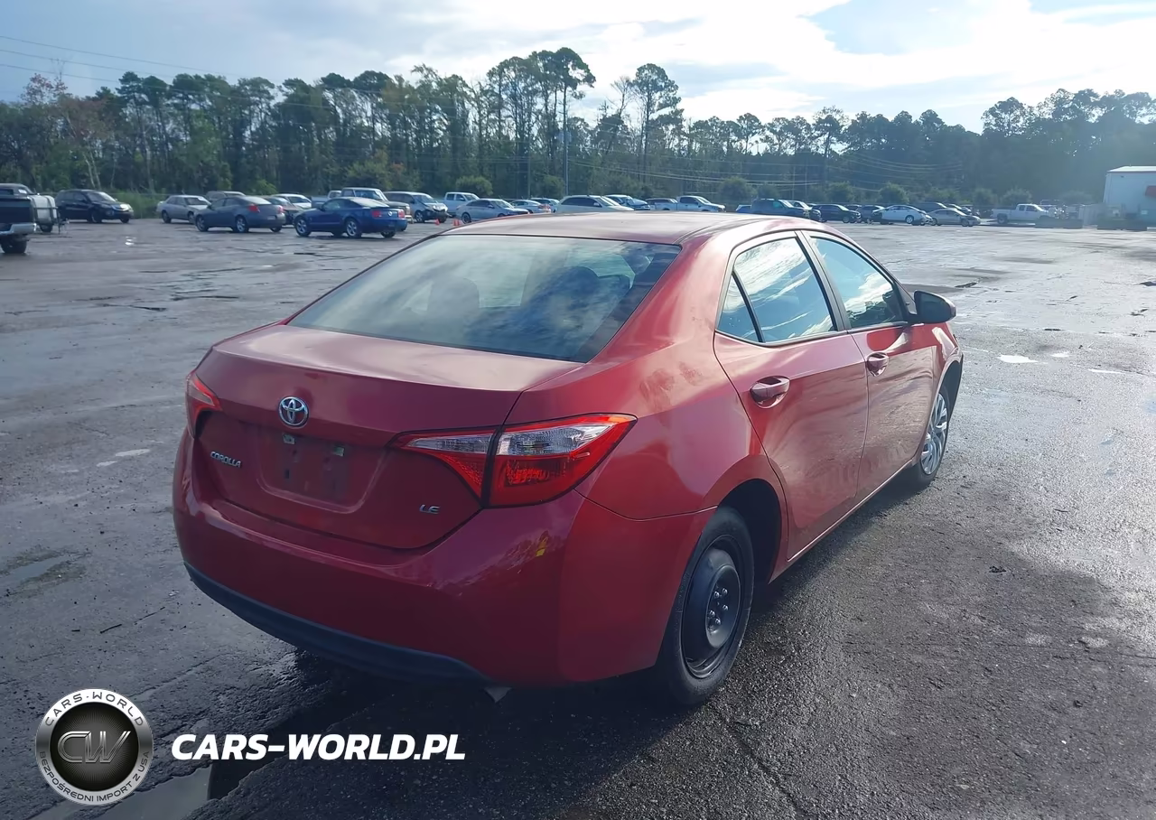 2018 Toyota Corolla Le VIN:5YFBURHE2JP770130 - 4