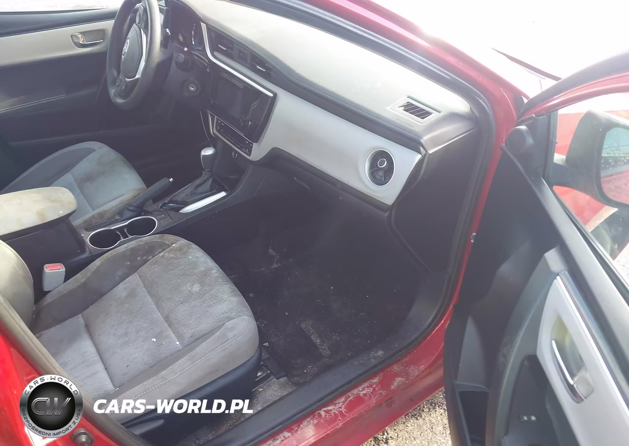 2018 Toyota Corolla Le VIN:5YFBURHE2JP770130 - 5