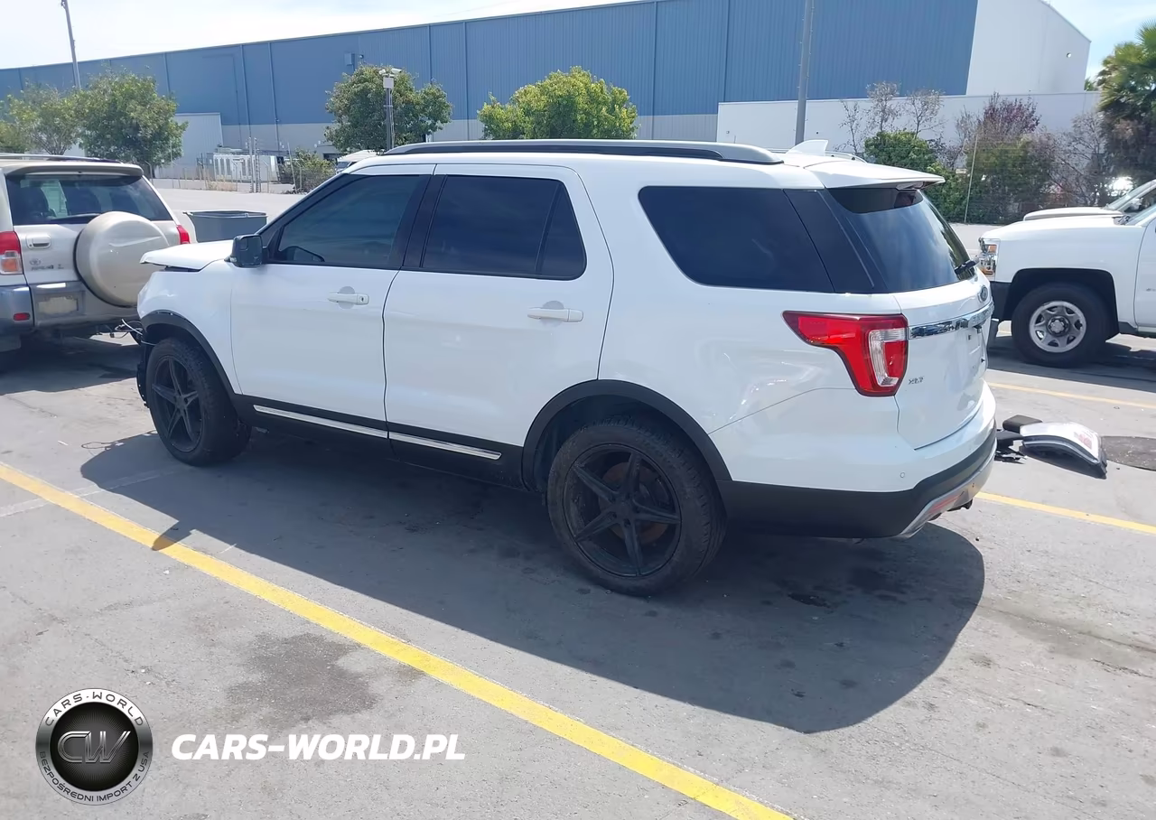2017 Ford Explorer Xlt VIN:1FM5K7D80HGE12085 - 3
