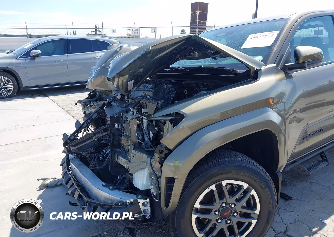 2025 Toyota Tacoma Trd Sport VIN:3TMLB5JN3SM146570 - 16