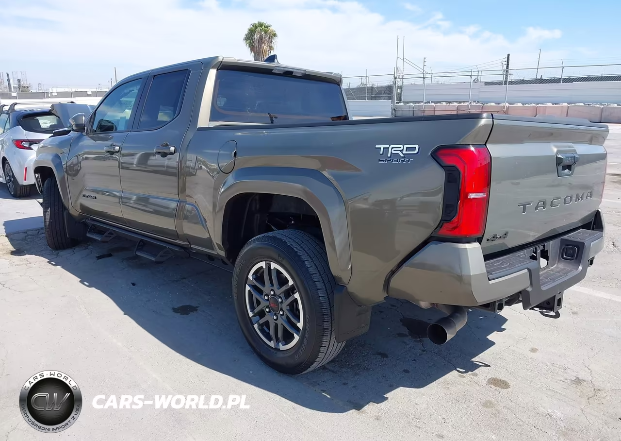 2025 Toyota Tacoma Trd Sport VIN:3TMLB5JN3SM146570 - 3
