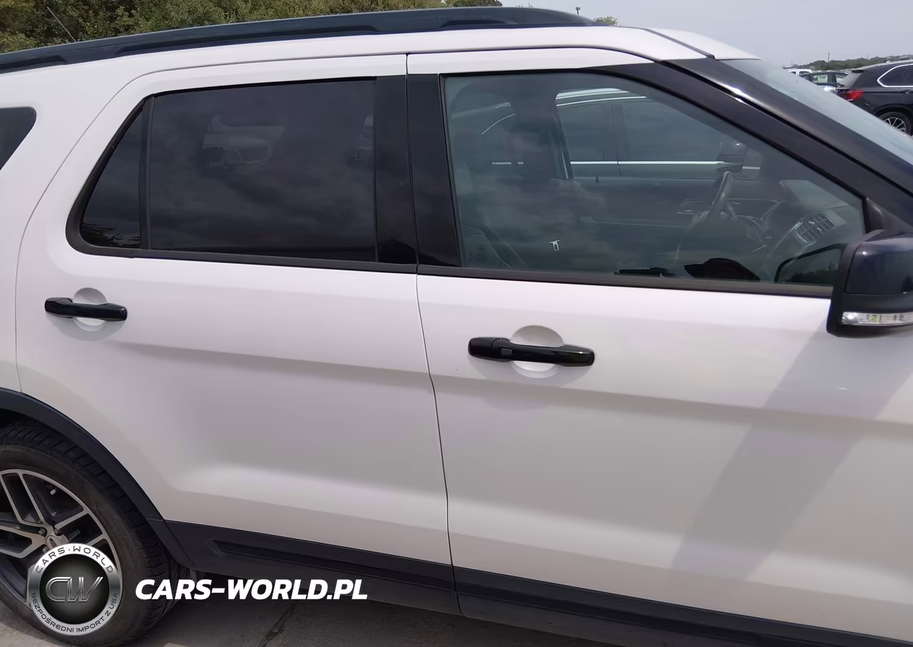 2018 Ford Explorer Sport VIN:1FM5K8GTXJGB96192 - 13