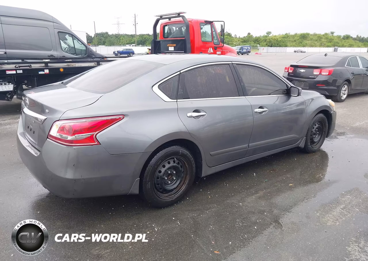 2015 Nissan Altima 2.5 S VIN:1N4AL3AP7FC261731 - 4