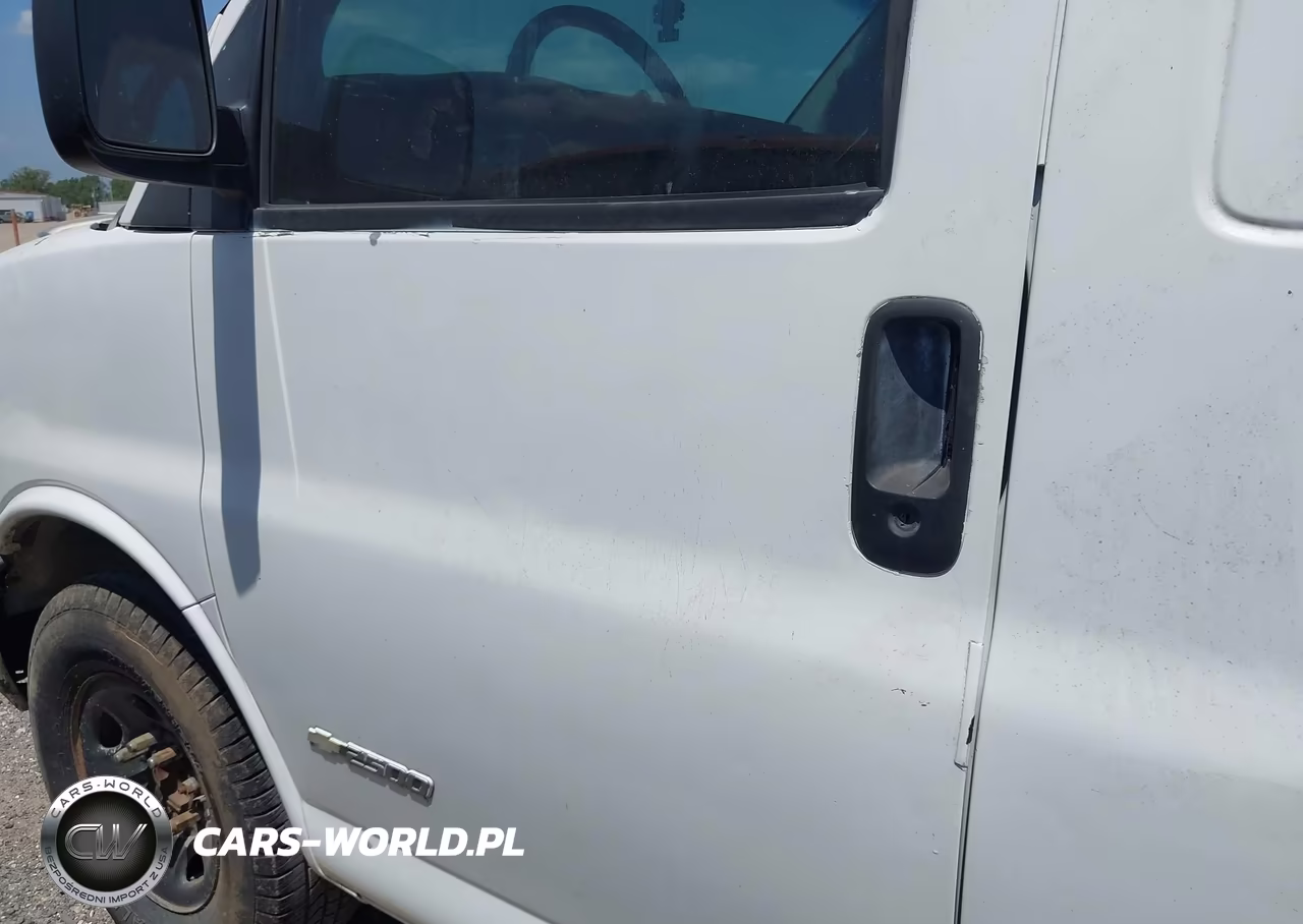 2005 Chevrolet Express VIN:1GCGG25V451237702 - 12
