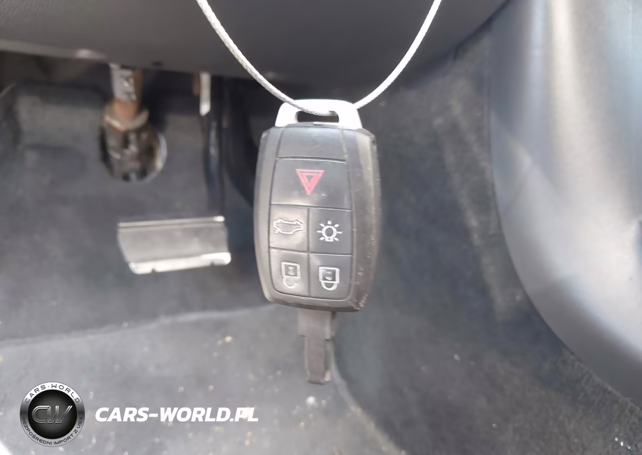 2011 Volvo C70 T5 (Fleet Only)-T5 (Retail Only) VIN:YV1672MC7BJ114249 - 11