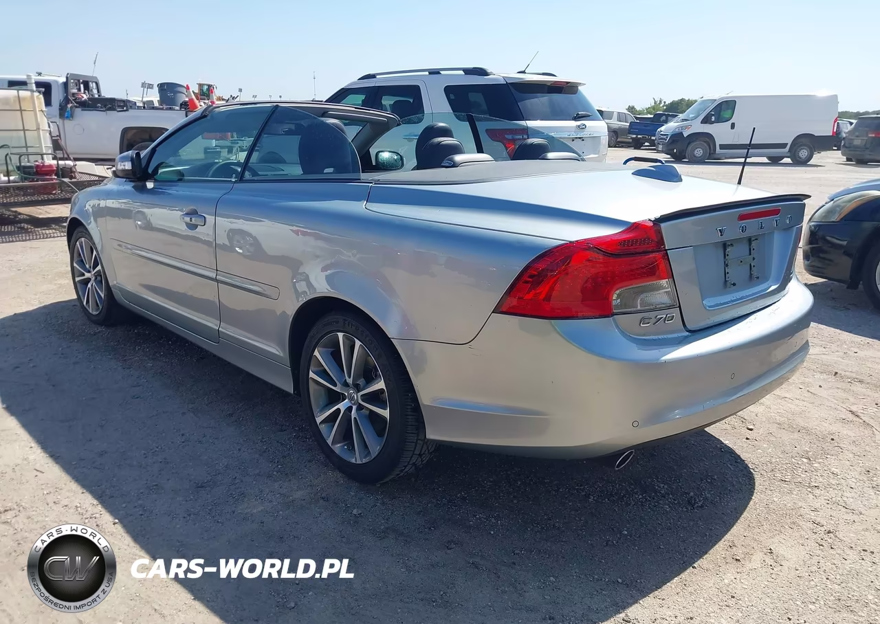 2011 Volvo C70 T5 (Fleet Only)-T5 (Retail Only) VIN:YV1672MC7BJ114249 - 3