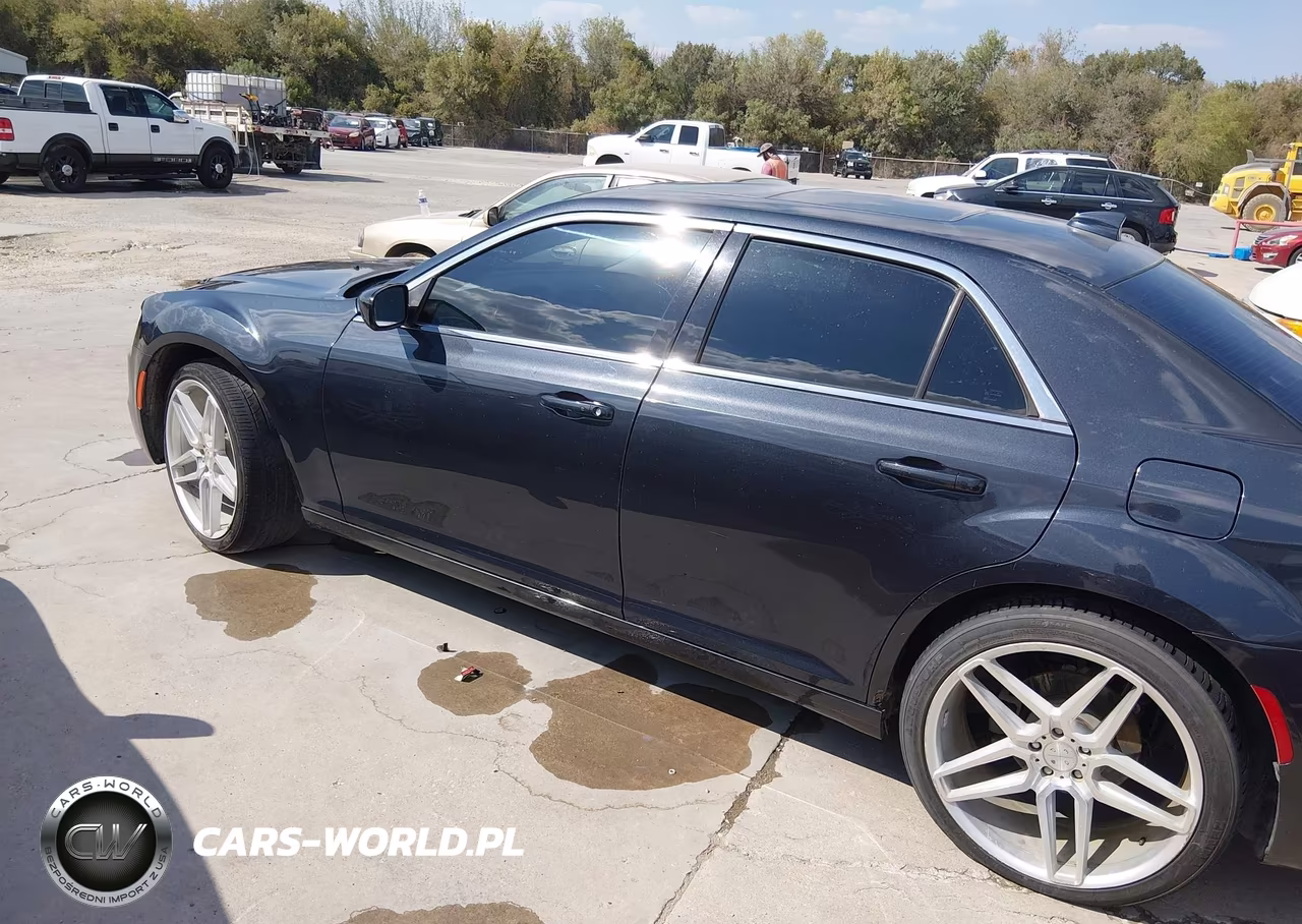2017 Chrysler 300 Limited VIN:2C3CCAAG0HH512035 - 14