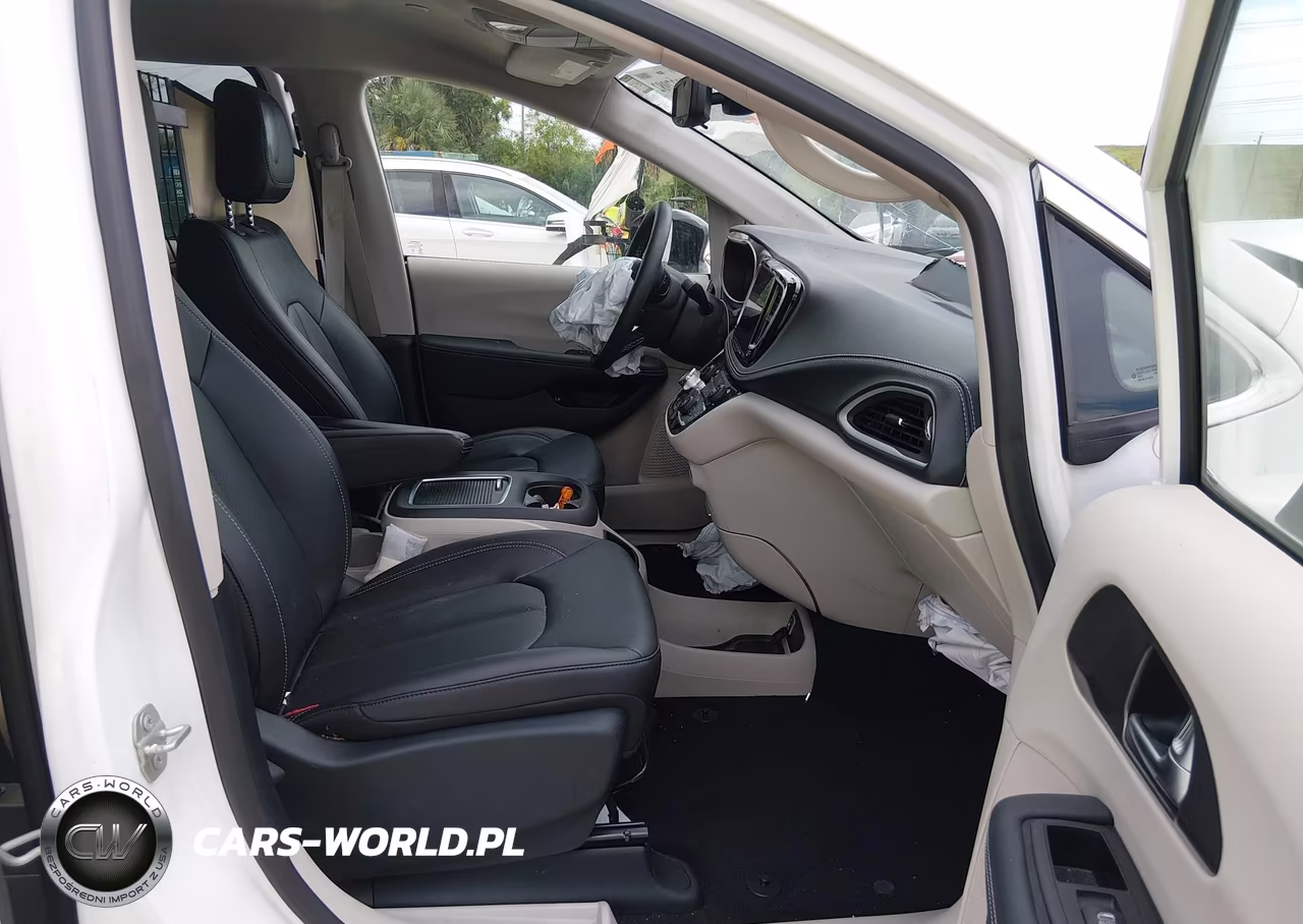 2024 Chrysler Pacifica Hybrid Select VIN:2C4RC1S77RR185147 - 5