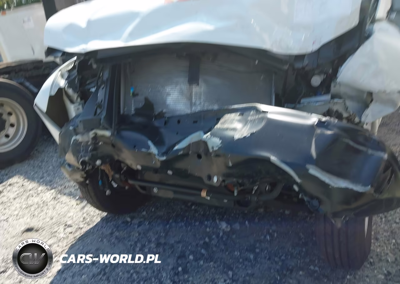 2025 Chevrolet Express Cutaway Work Van VIN:1GB0GSF78S1259719 - 17
