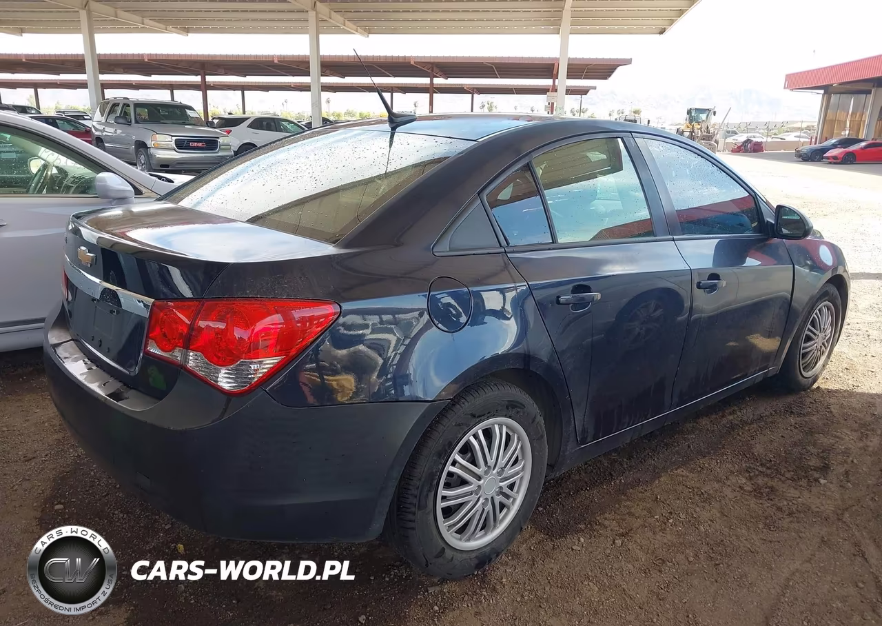 2014 Chevrolet Cruze Ls Auto VIN:1G1PA5SH3E7410018 - 4
