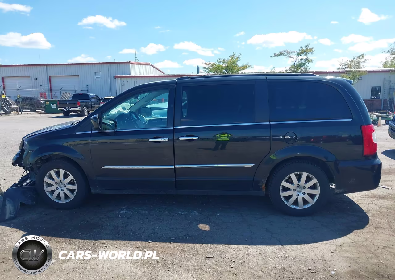2015 Chrysler Town & Country Touring VIN:2C4RC1BG1FR602080 - 14