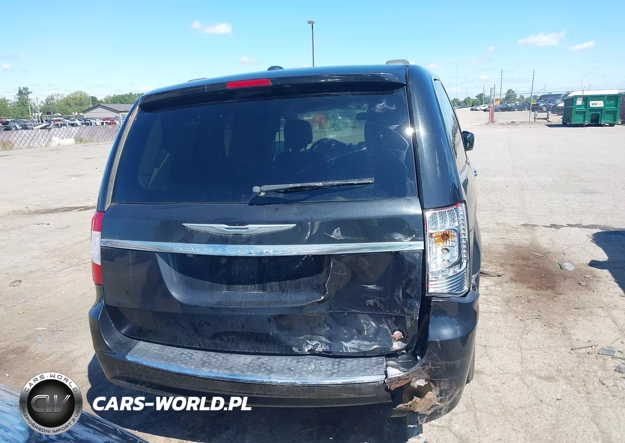 2015 Chrysler Town & Country Touring VIN:2C4RC1BG1FR602080 - 16