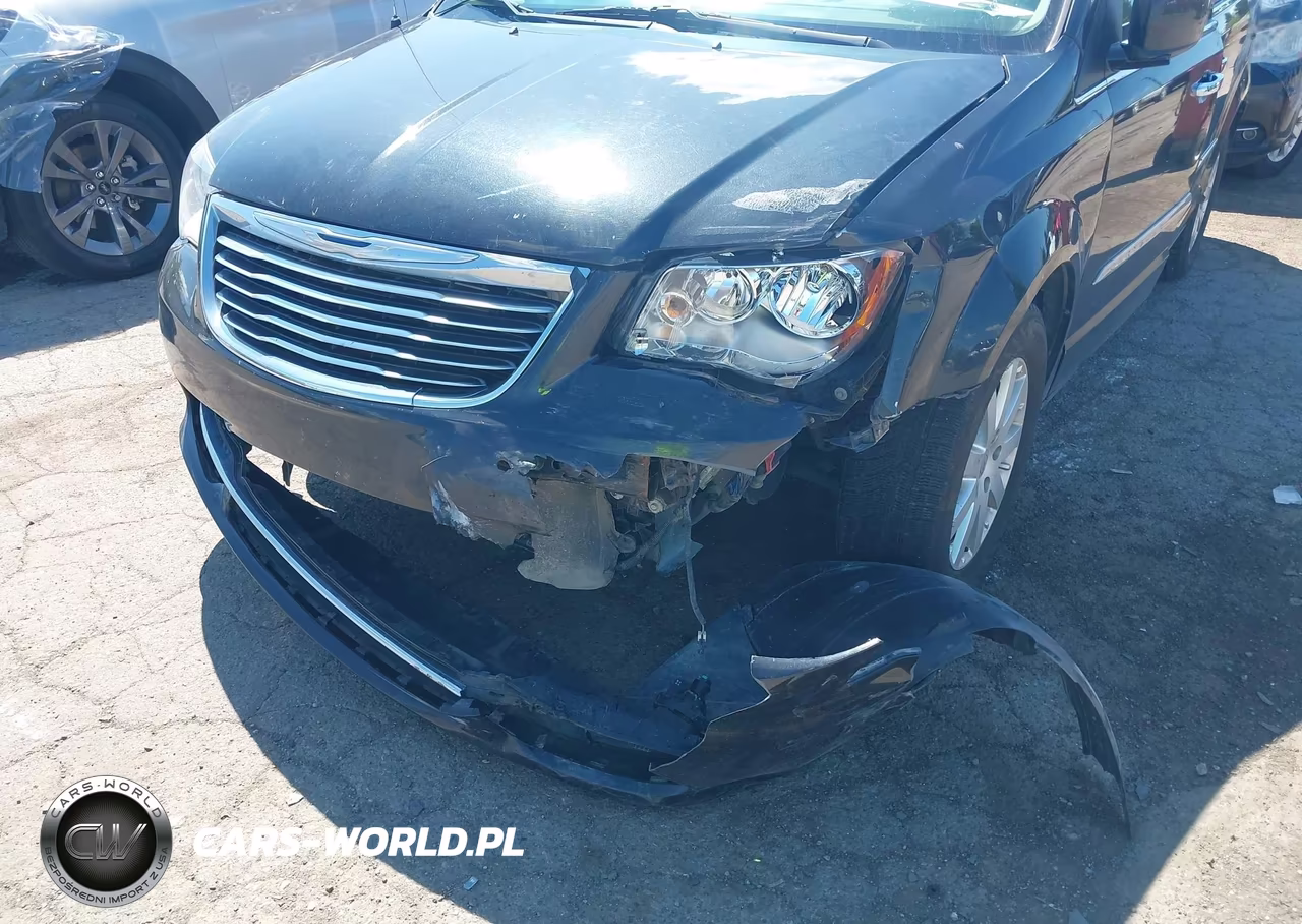 2015 Chrysler Town & Country Touring VIN:2C4RC1BG1FR602080 - 6