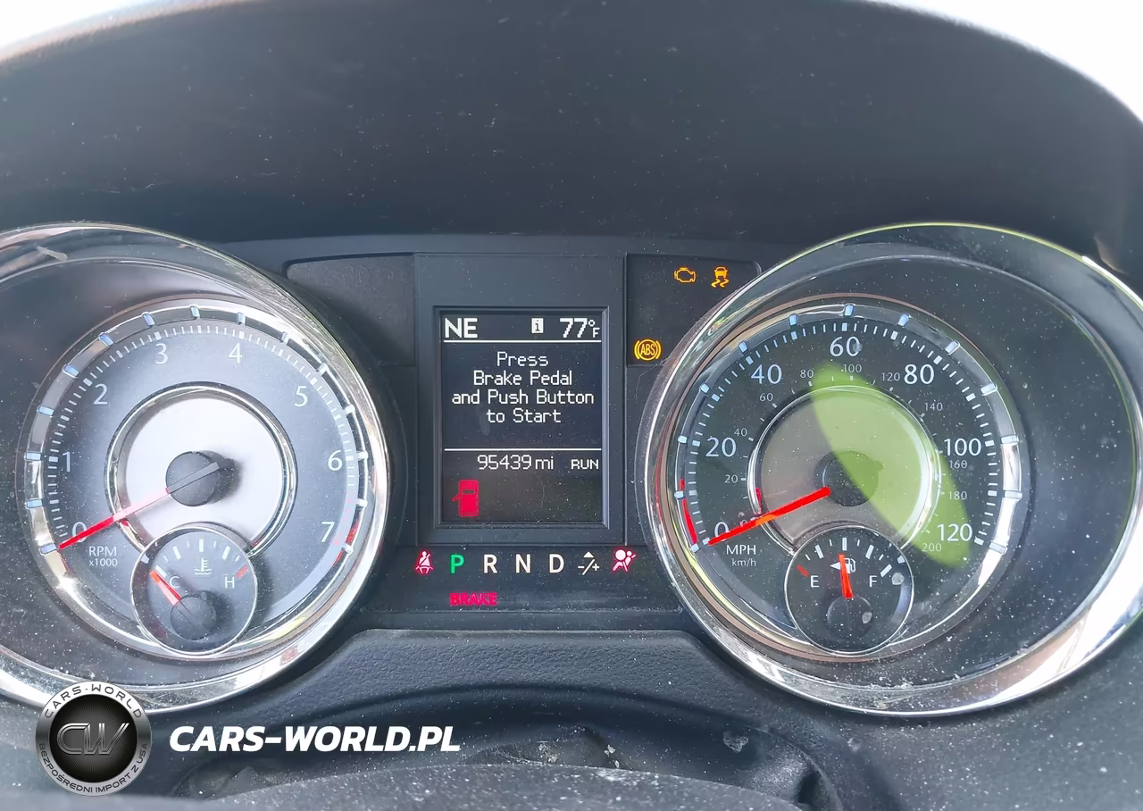 2015 Chrysler Town & Country Touring VIN:2C4RC1BG1FR602080 - 7
