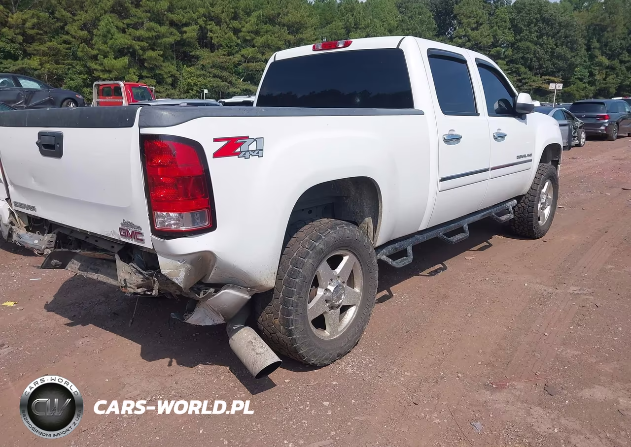 2013 GMC Sierra 2500Hd Denali VIN:1GT125E84DF233389 - 4