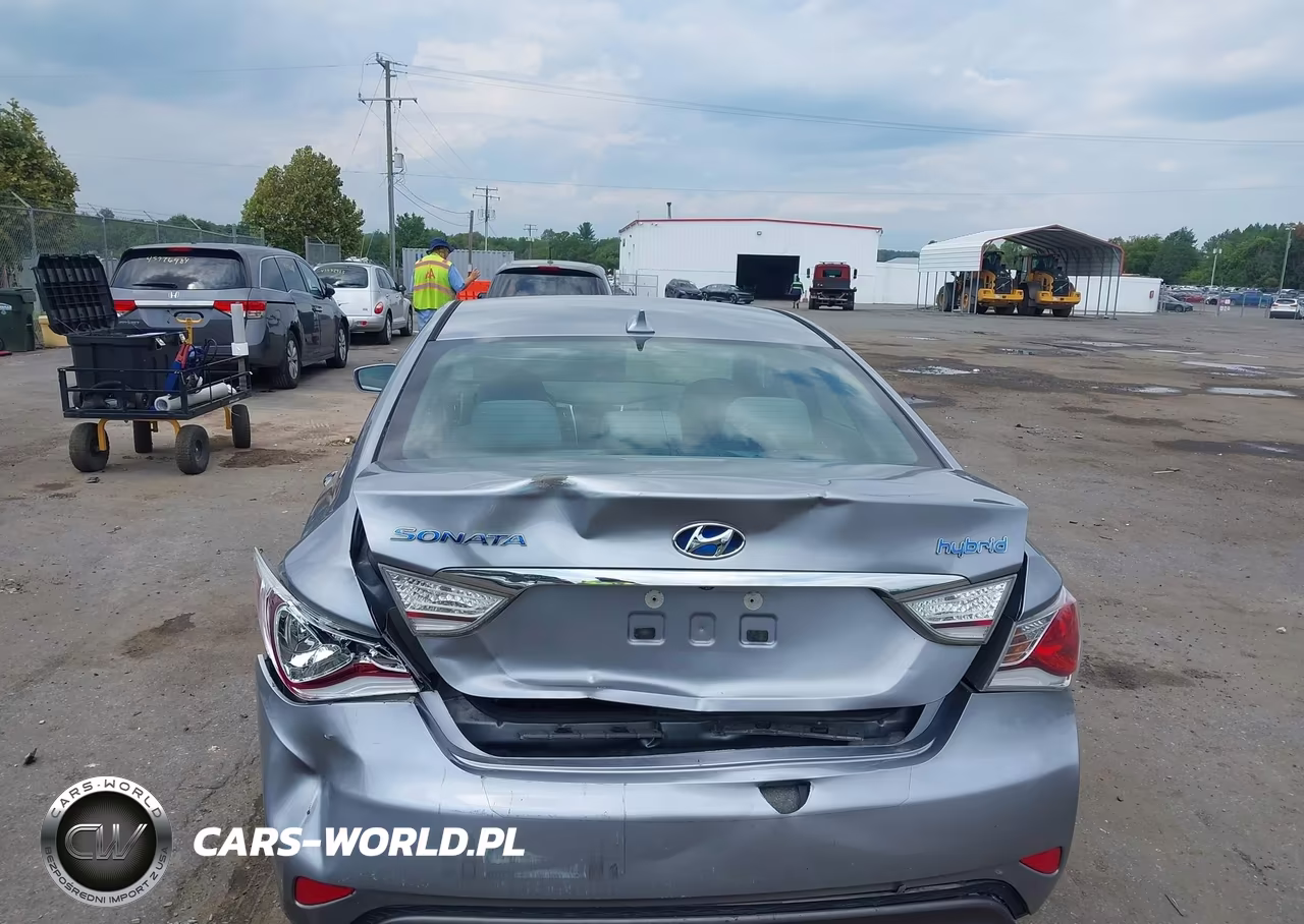 2015 Hyundai Sonata Hybrid VIN:KMHEC4A49FA127995 - 16