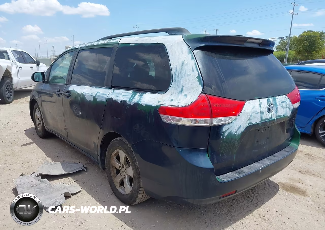 2011 Toyota Sienna Le V6 VIN:5TDKK3DC1BS080093 - 3