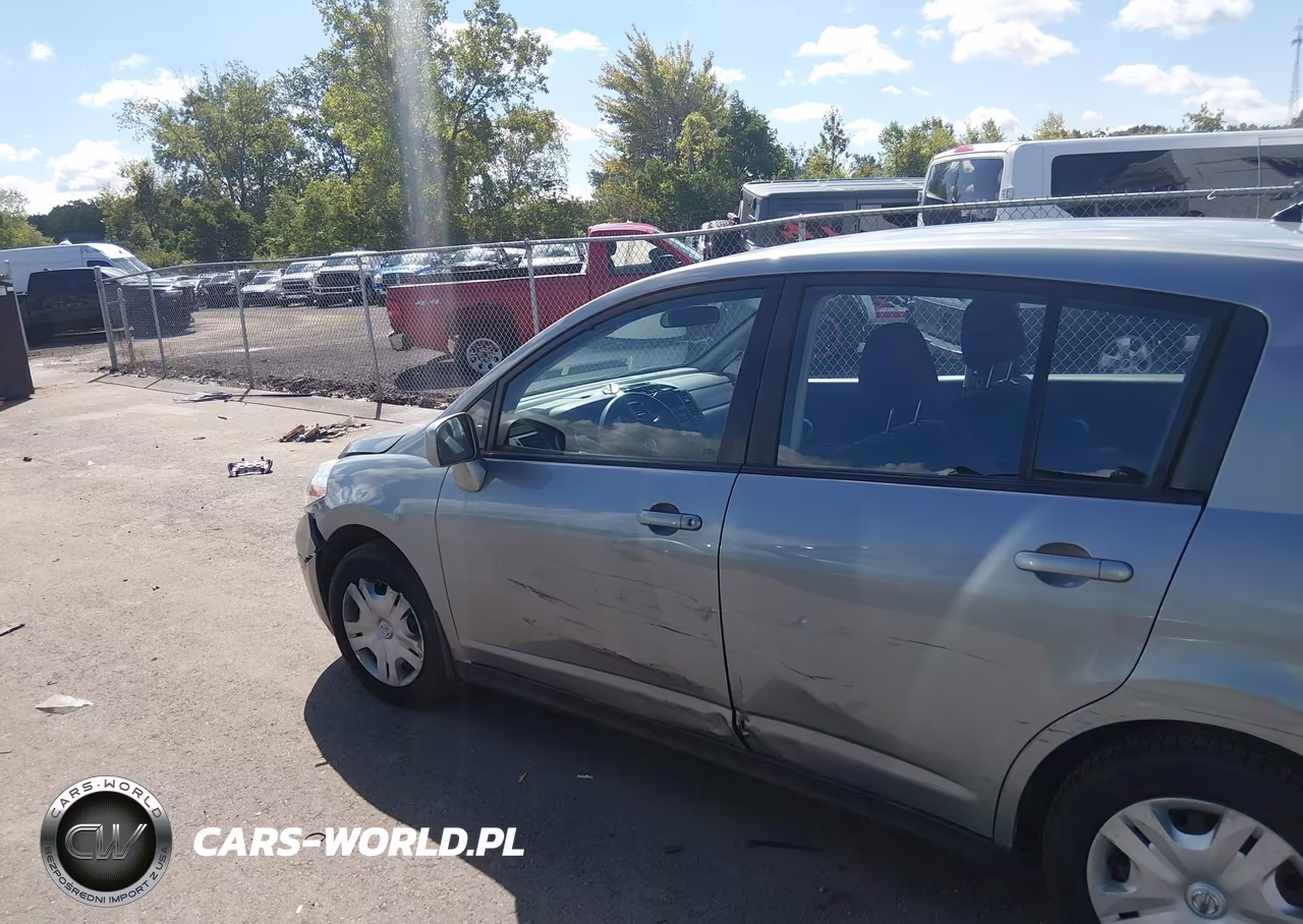 2011 Nissan Versa 1.8S VIN:3N1BC1CP3BL504744 - 14