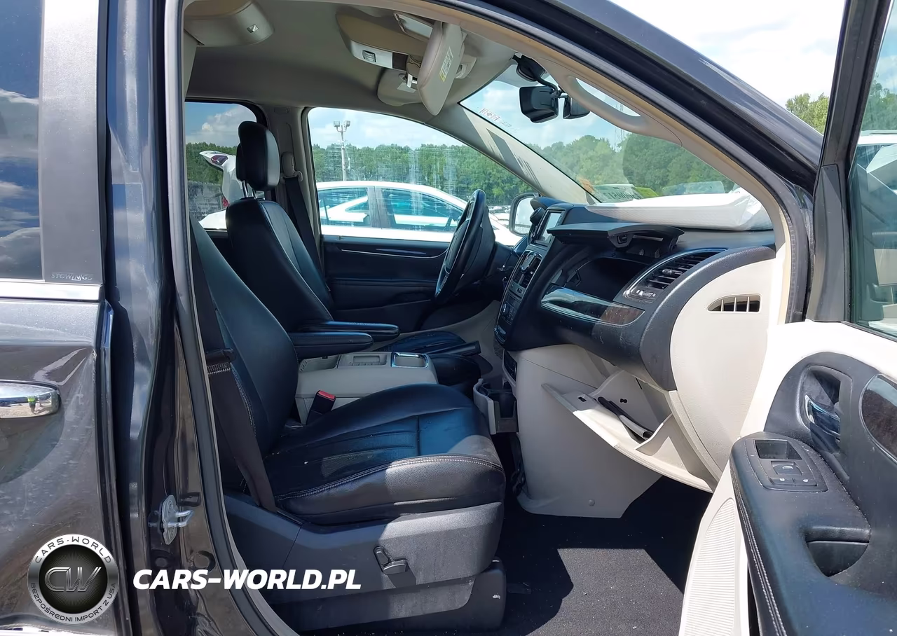 2012 Chrysler Town & Country Touring-L VIN:2C4RC1CG6CR364284 - 5