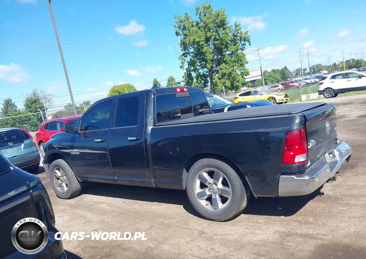 2018 Ram 1500 Big Horn 4X4 6'4 Box VIN:1C6RR7GG1JS231401 - 14