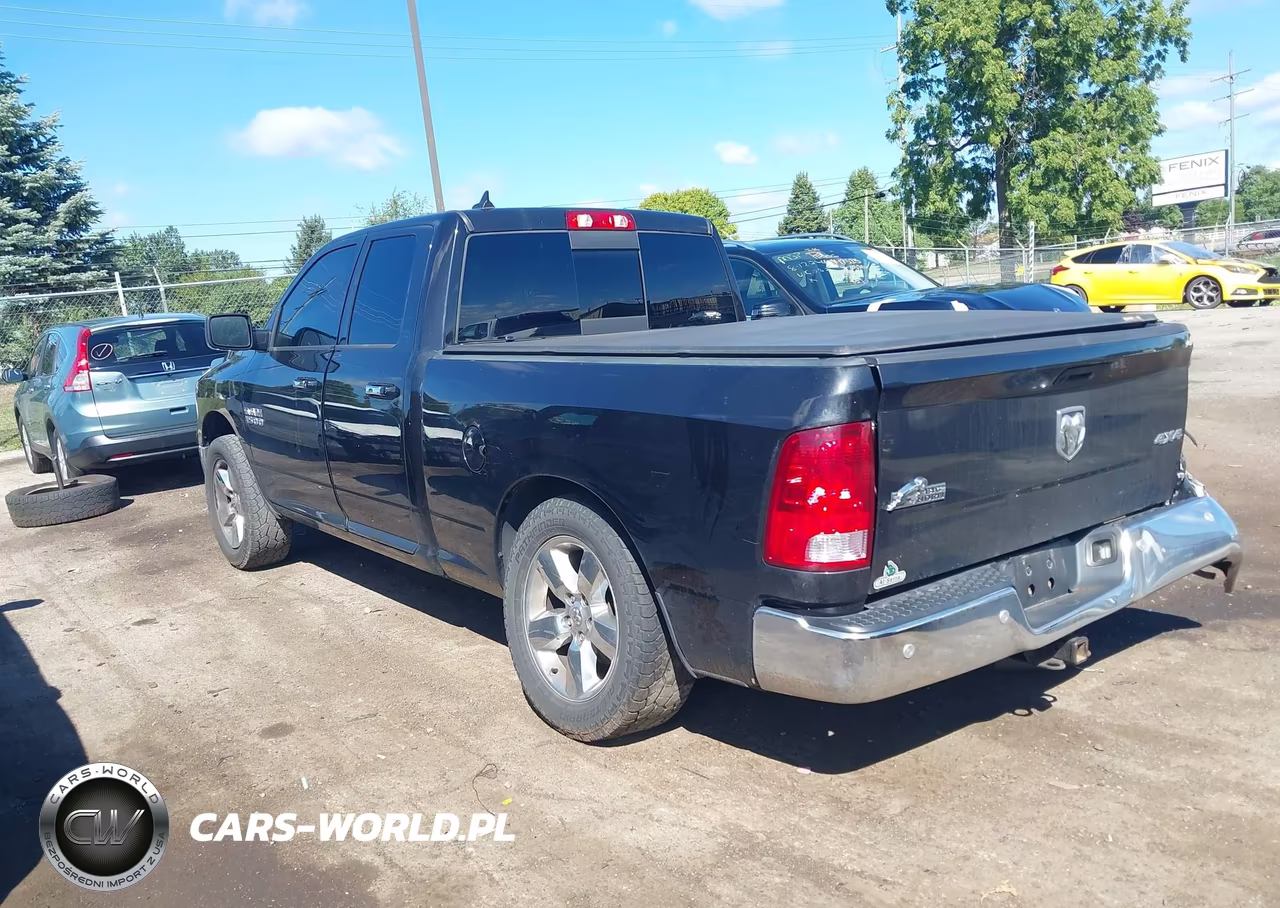 2018 Ram 1500 Big Horn 4X4 6'4 Box VIN:1C6RR7GG1JS231401 - 3